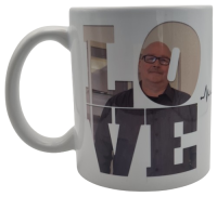 Tasse mit LOVE und zwei personalisierte Bilder